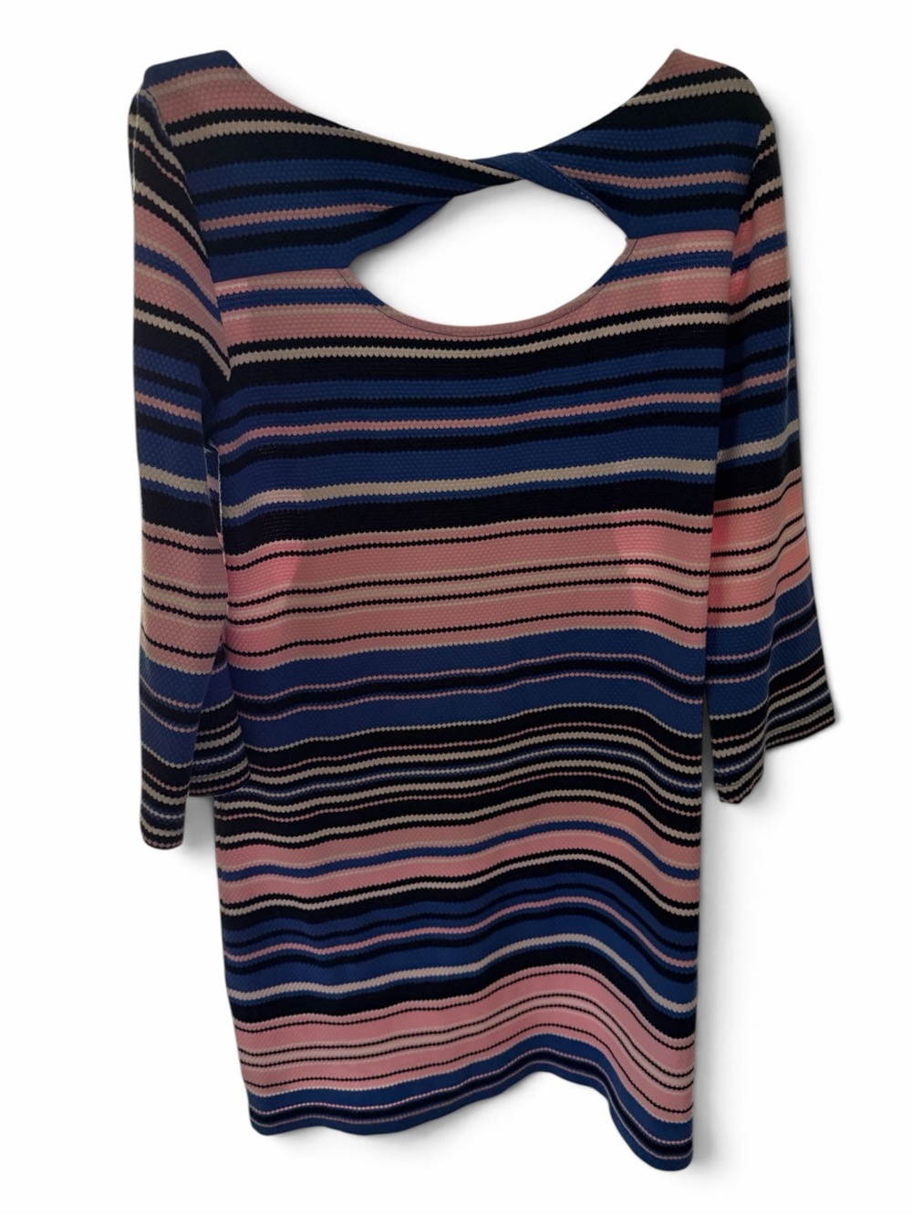 Lilly Pulitzer Bay Knit Shift Dress with Back Twist
PTP 22,  L 36 - Picture 3 of 6